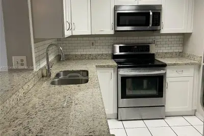 5775 W 20th Ave #210, Hialeah: photo 1 of 8