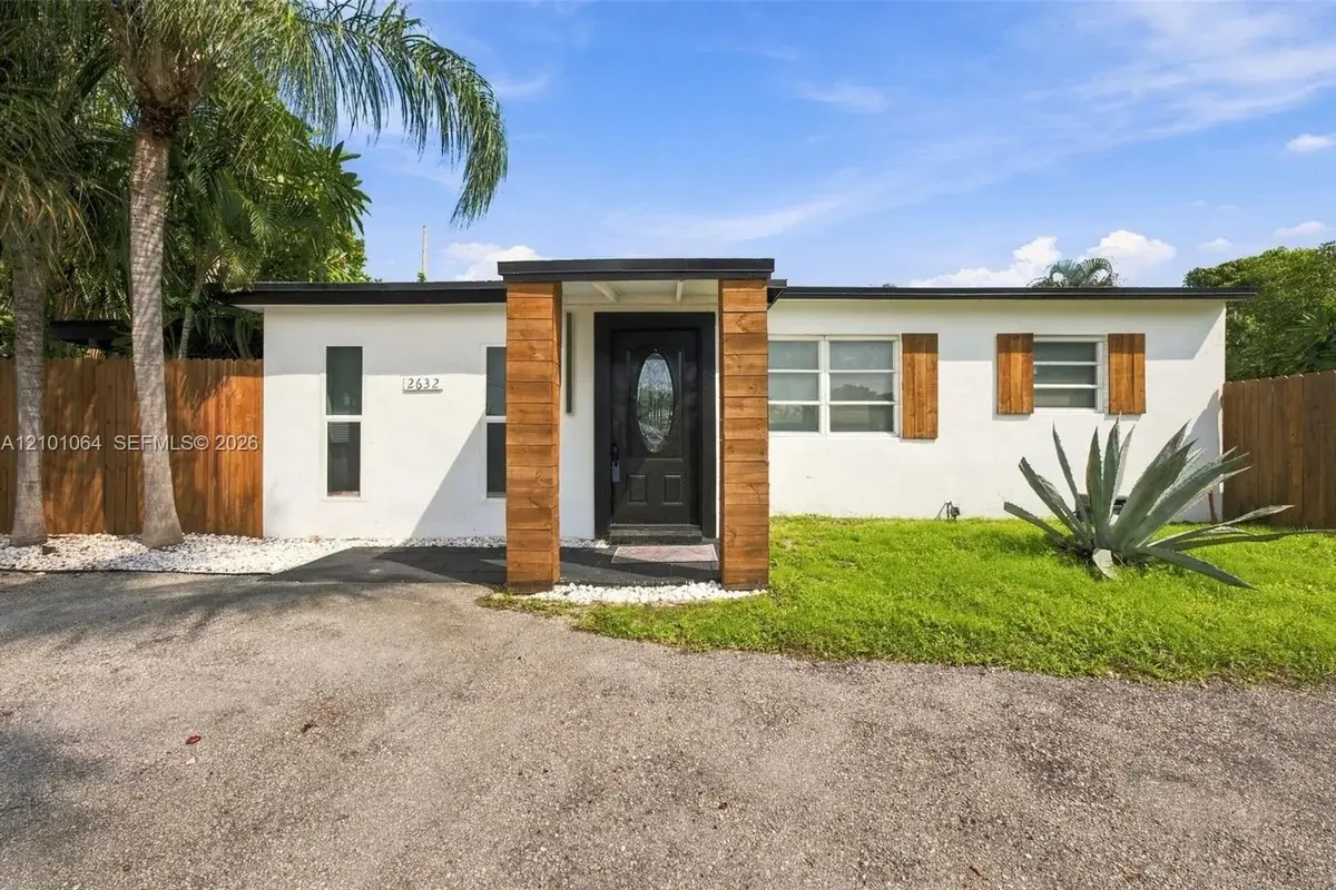 2632 NE 15th Ave, Pompano Beach: photo 1 of 26