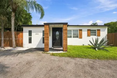 2632 NE 15th Ave, Pompano Beach: photo 1 of 26