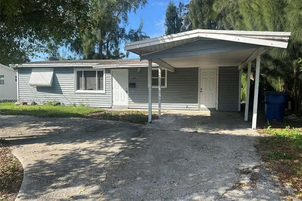 1601 W Ave H W, Riviera Beach: photo 1 of 13