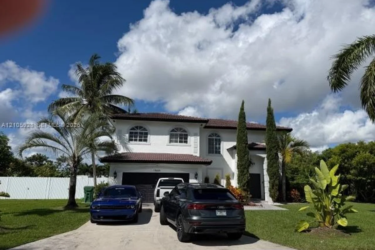 19654 SW 133rd Ct, Miami: photo 1 of 29