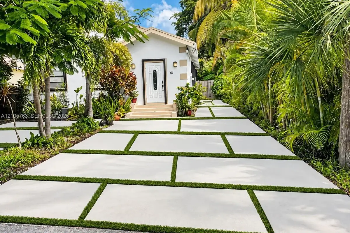 625 NE 67th St, Miami: photo 1 of 15