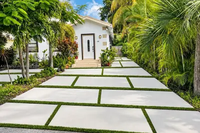 625 NE 67th St, Miami: photo 1 of 15