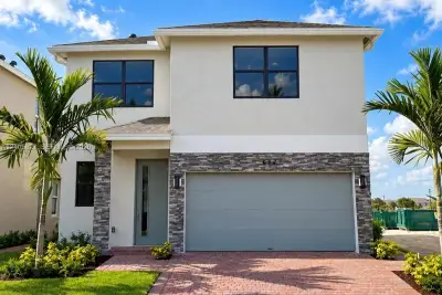 642 NE 1st Ter, Florida City: photo 1 of 20