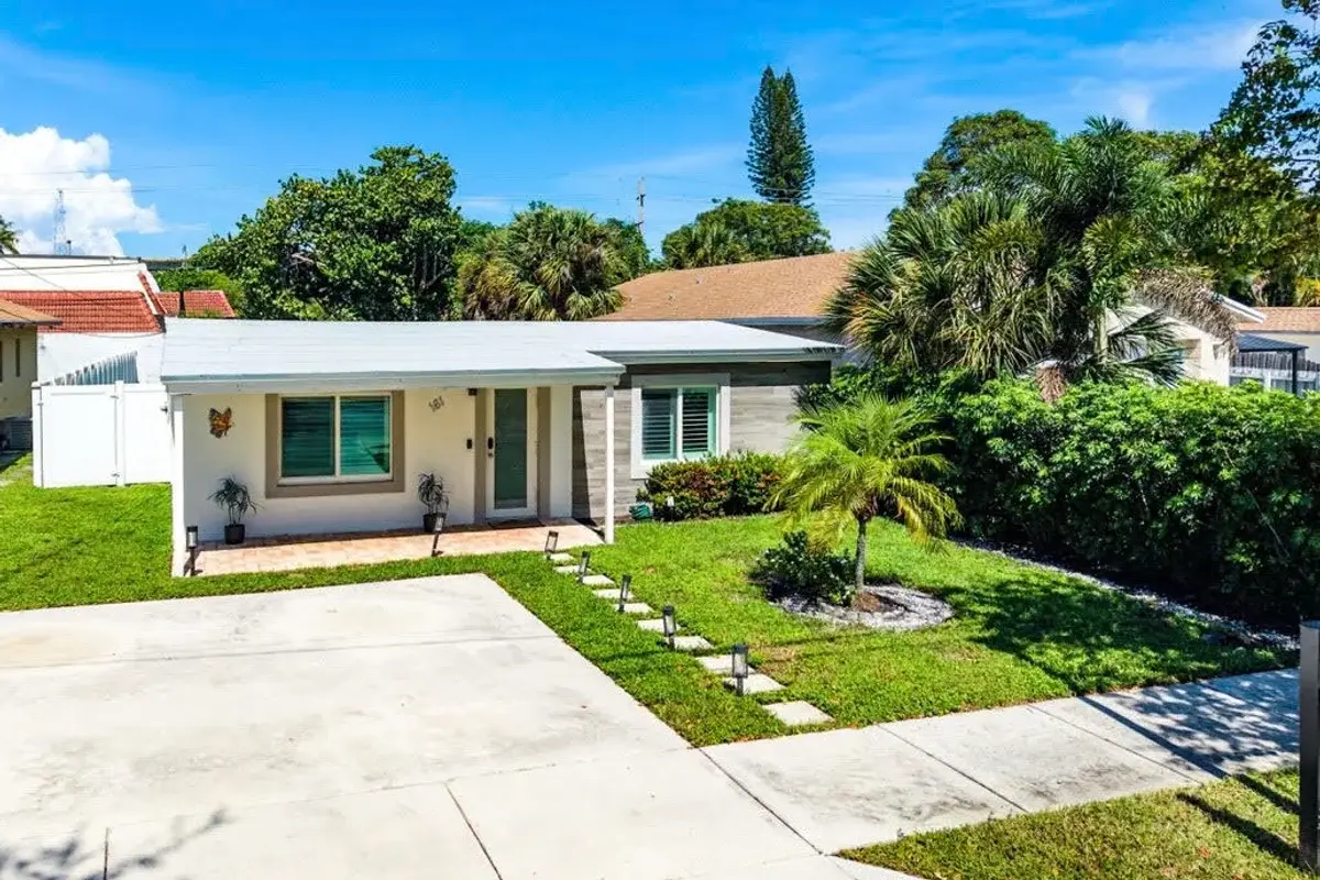 161 NE 15th Ter, Boca Raton: photo 1 of 38