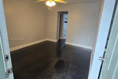 1520 NW 61st St #2, Miami: photo 1 of 6