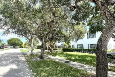 6750 NE 21st Rd #121, Fort Lauderdale: photo 1 of 34