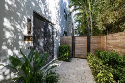 1955 NE 4th St #2, Deerfield Beach: photo 1 of 75