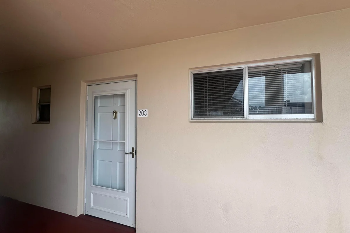 2640 Garden Dr S #203, Palm Springs: photo 1 of 24