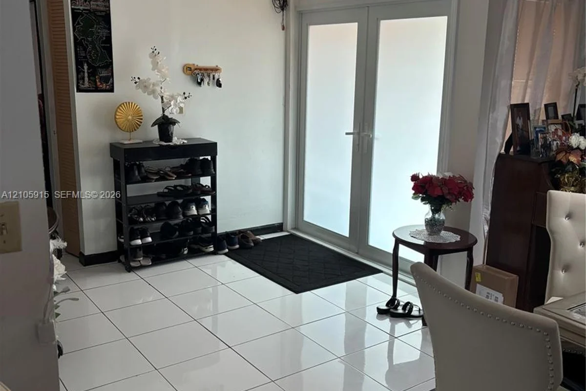 11313 SW 165th Ter, Miami: photo 1 of 11