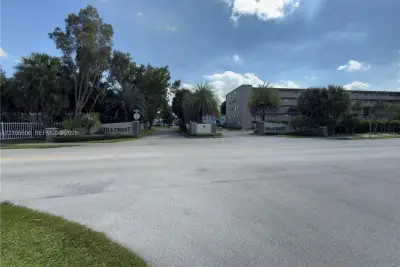 1201 Hillcrest Ct #205, Hollywood: photo 1 of 62