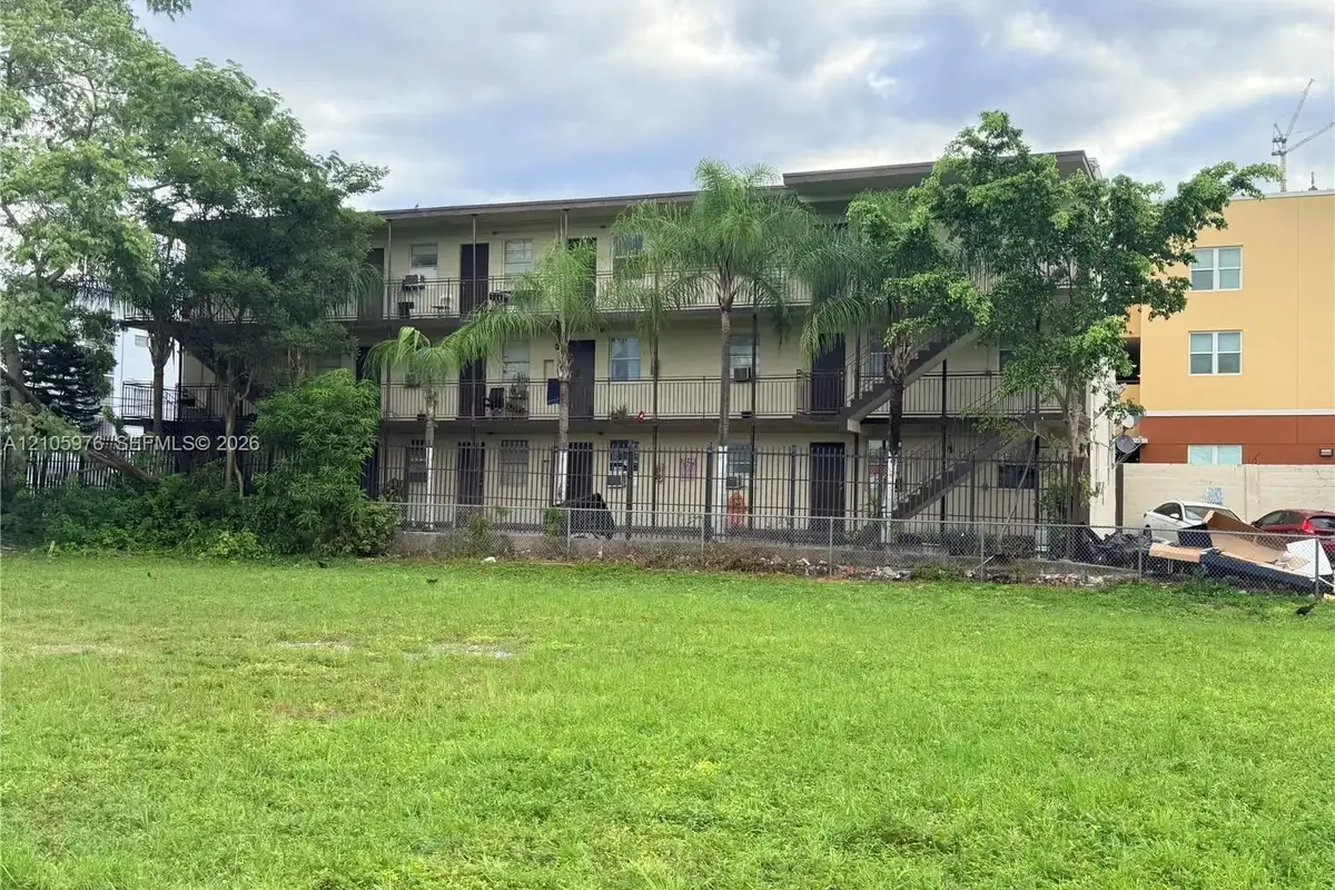 561 NW 6th St #103, Miami: photo 1 of 1