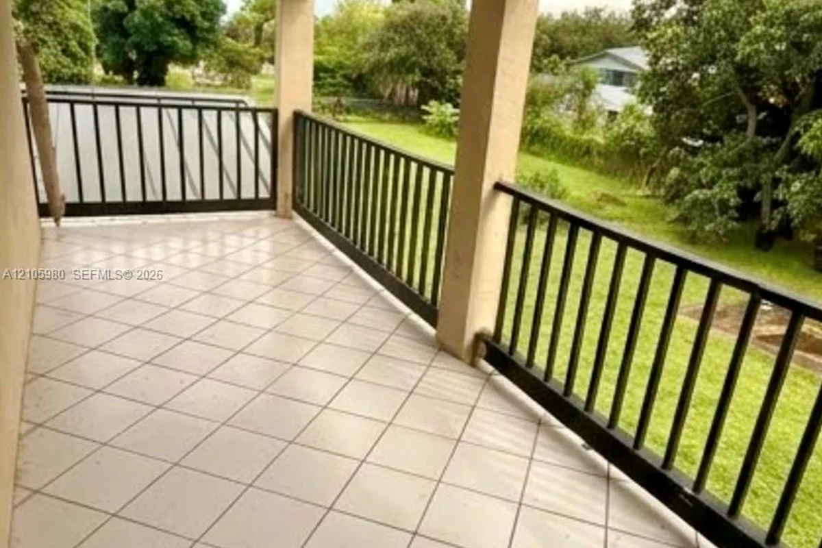7450 NW 145th St, Miami Lakes: photo 1 of 8
