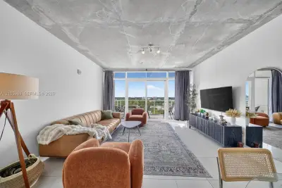 3250 NE 1st Ave #1106, Miami: photo 1 of 39