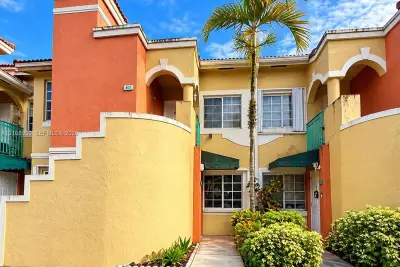 7085 NW 173rd Dr #405, Hialeah: photo 1 of 19