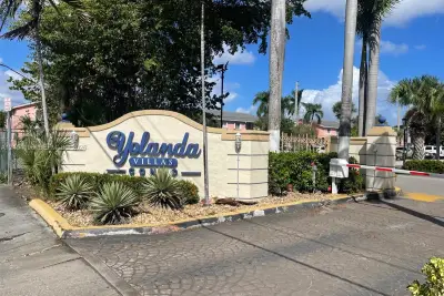 4550 NW 9th St #102E, Miami: photo 1 of 10