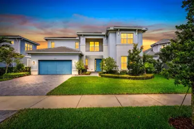 9224 Crestview Cir, Palm Beach Gardens: photo 1 of 29