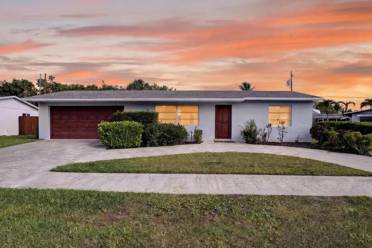 760 Cinnamon Rd, North Palm Beach: photo 1 of 23