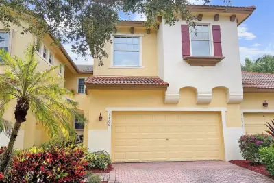 5780 NW 120th Ave, Coral Springs: photo 1 of 35