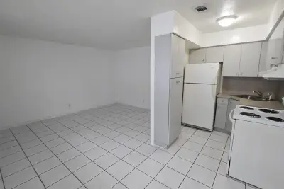 2501 Pierce St #15, Hollywood: photo 1 of 15