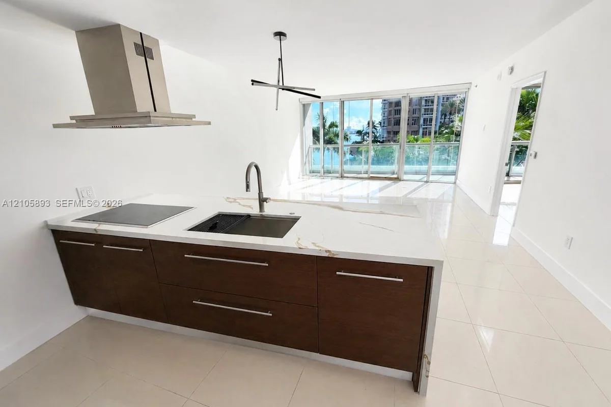 465 Brickell Ave #417, Miami: photo 1 of 8