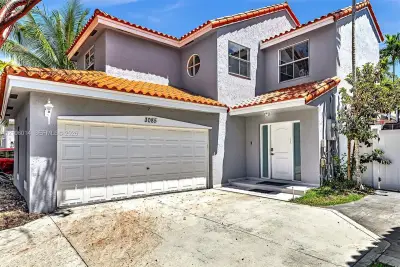 3085 N 36th Ave, Hollywood: photo 1 of 76