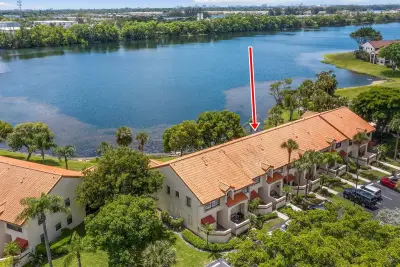 405 Liberty Ct, Deerfield Beach: photo 1 of 47
