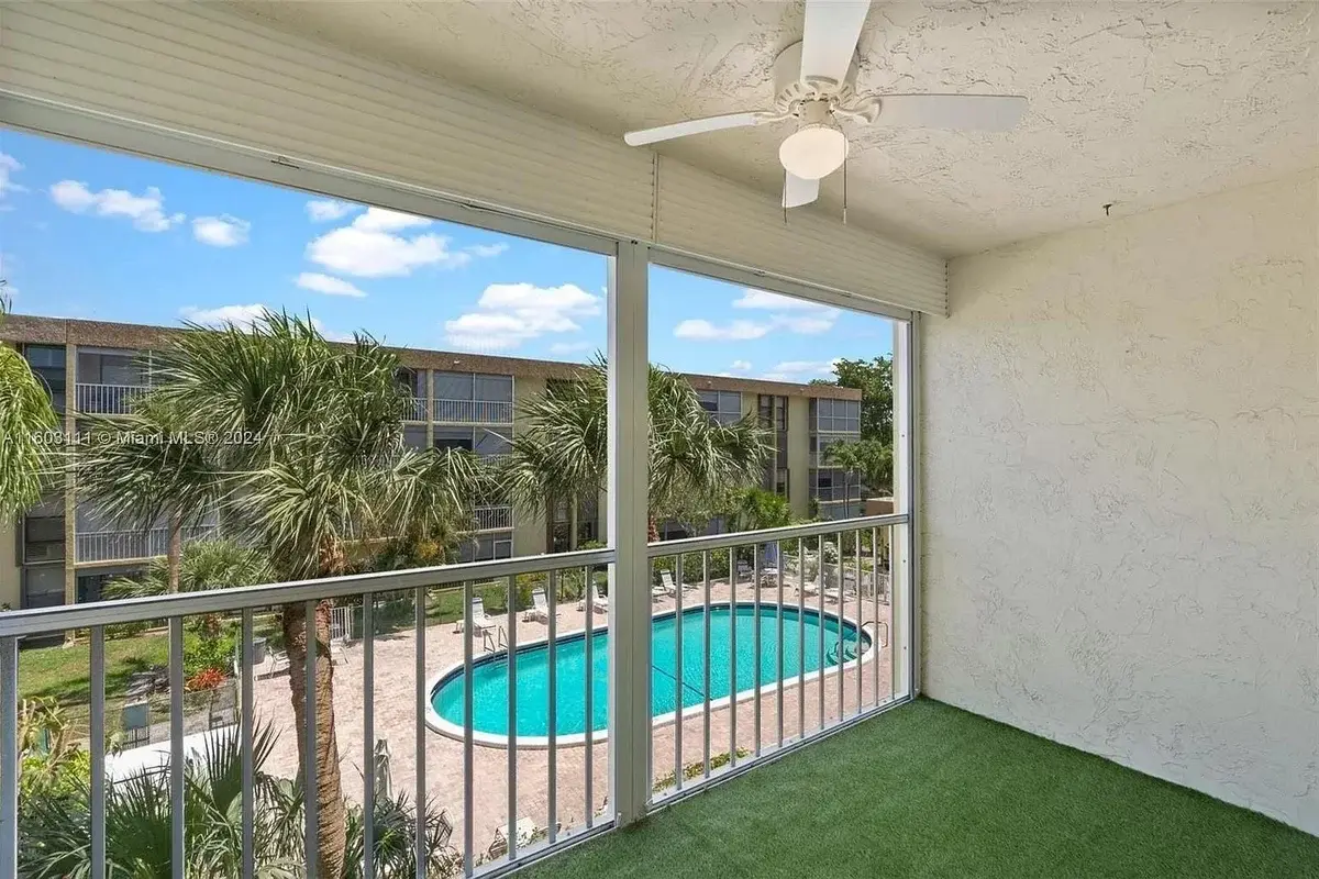 367 S Federal Hwy #C321, Deerfield Beach: photo 1 of 15