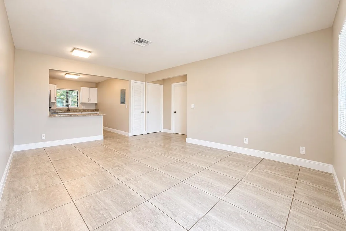 1515 N Federal Hwy #9, Lake Worth Beach: photo 1 of 12