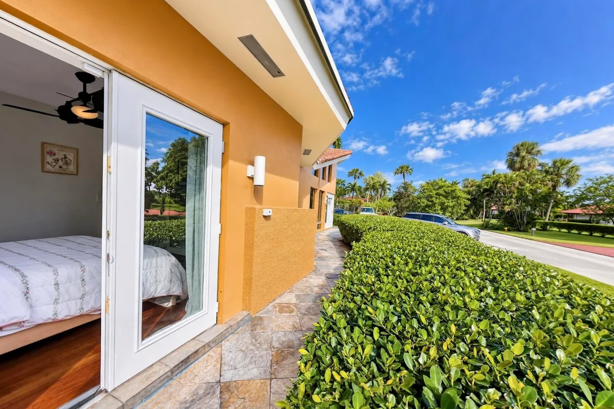5105 White Oak Ln, Tamarac: photo 1 of 9