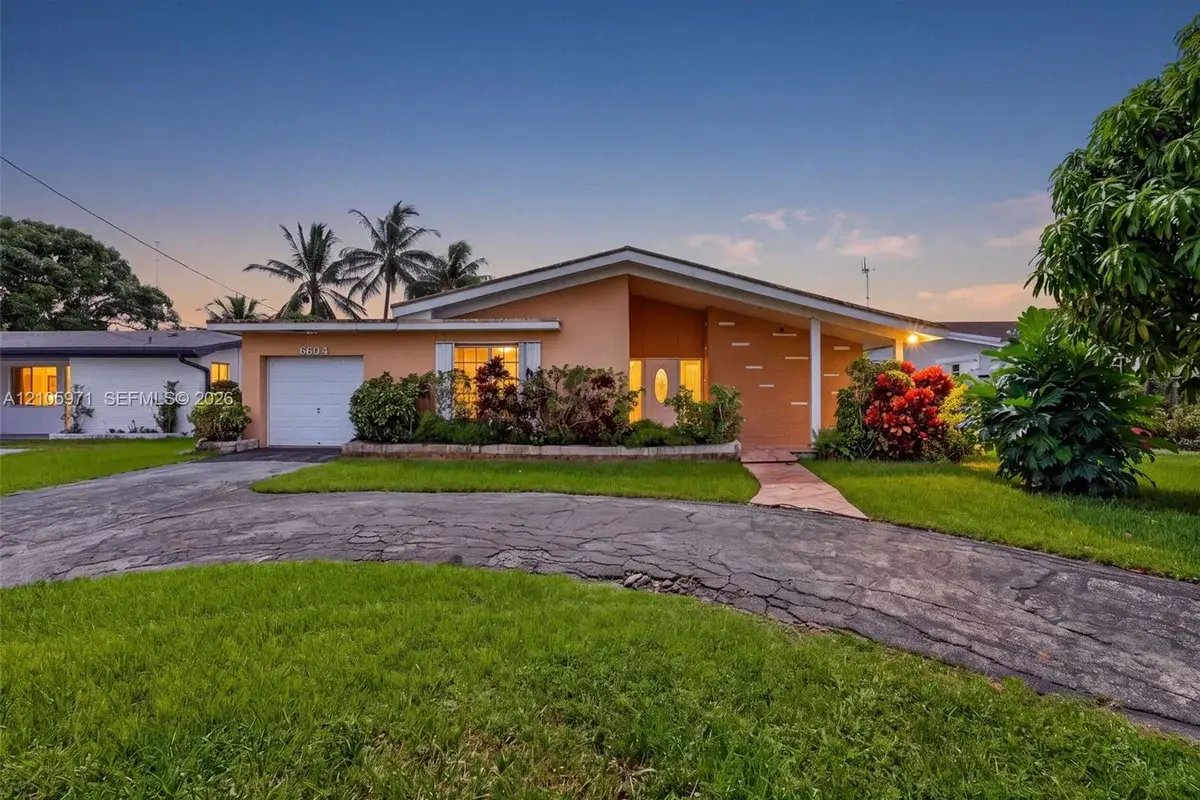 6604 Coconut Dr, Miramar: photo 1 of 32