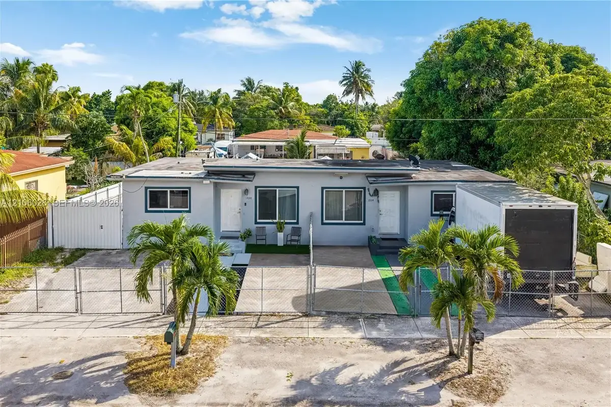 1030 NW 114th St, Miami: photo 1 of 20