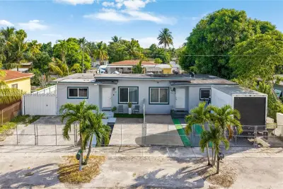 1030 NW 114th St, Miami: photo 1 of 20