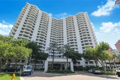 3300 NE 192nd St #703, Aventura: photo 1 of 15