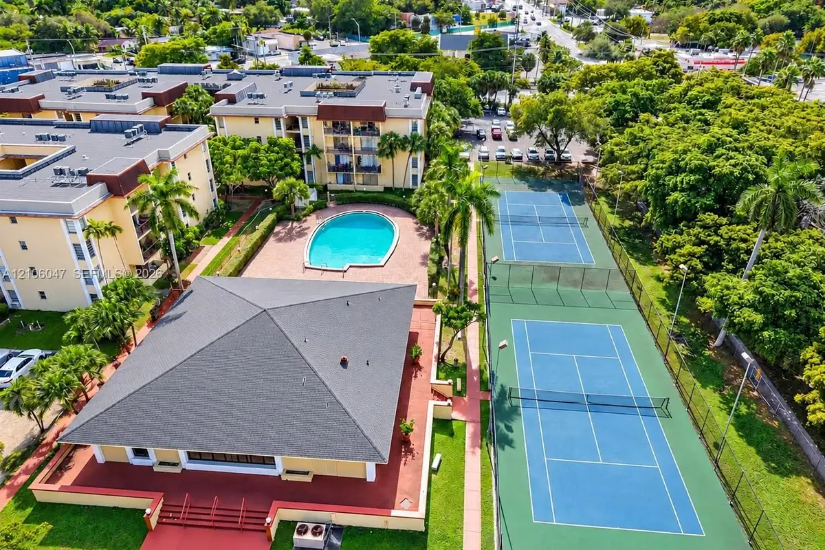 11905 NE 2nd Ave #C301, North Miami: photo 1 of 16