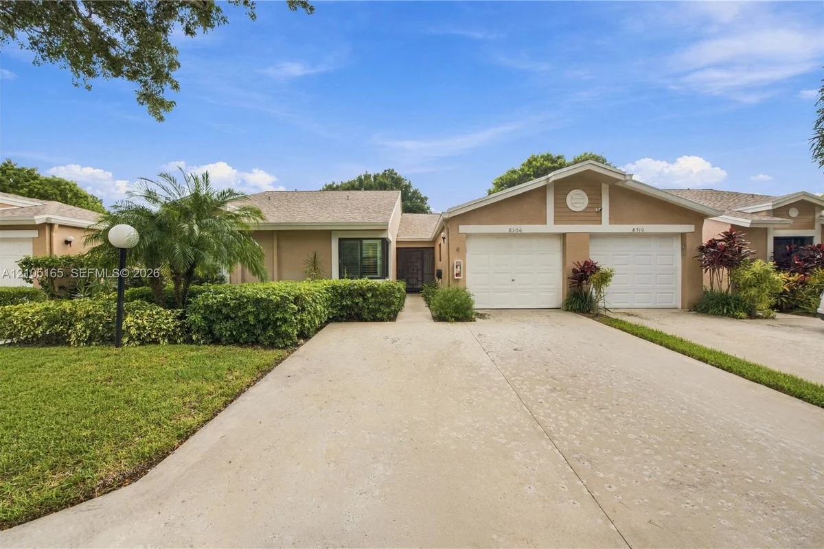 8306 Springlake Dr, Boca Raton: photo 1 of 57