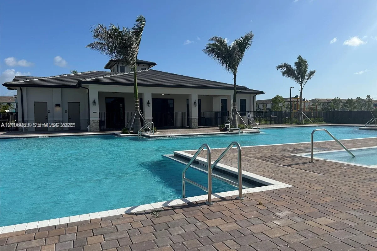 23420 SW 127th Pl, Homestead: photo 1 of 14
