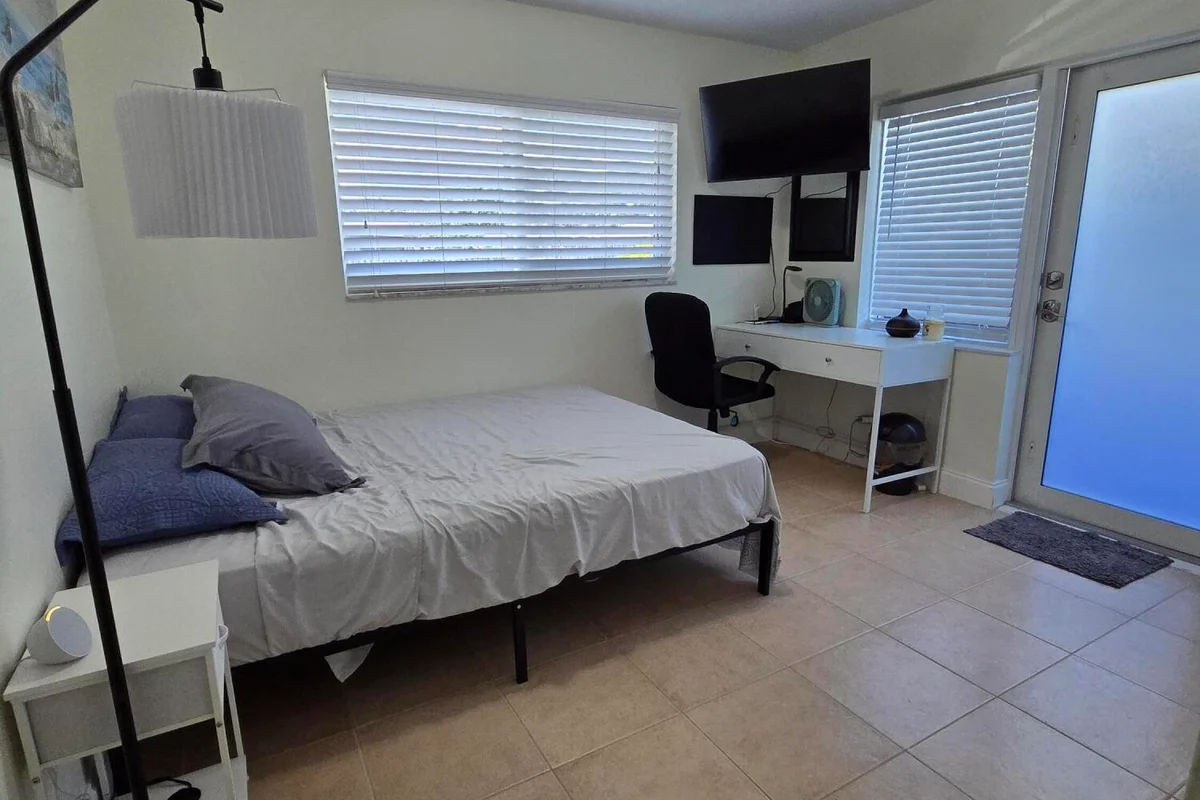 3190 NW 66th Unit #1, Fort Lauderdale: photo 1 of 15