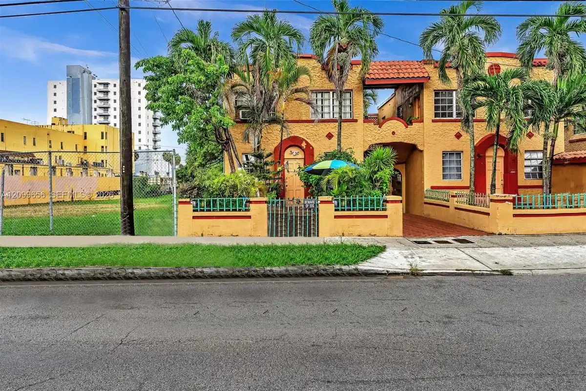 1248-1258 SW 3rd St, Miami: photo 1 of 17