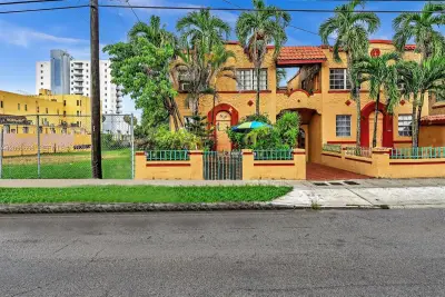 1248-1258 SW 3rd St, Miami: photo 1 of 17