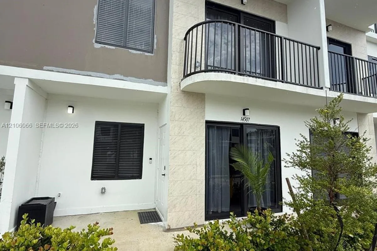 14507 SW 261st St, Homestead: photo 1 of 20