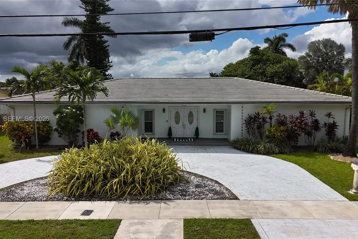 1490 Lenape Dr, Miami Springs: photo 1 of 29