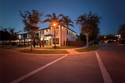 13661 SW 160th Ct, Miami: photo 1 of 98