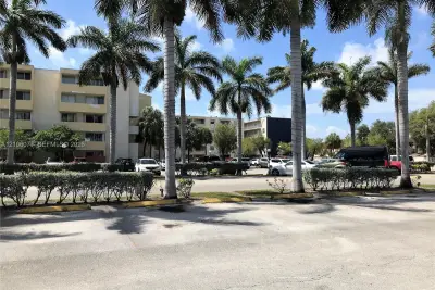 10000 NW 80 Ct #2543, Hialeah Gardens: photo 1 of 13