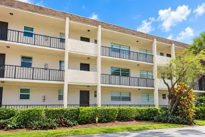 485 N Pine Island Rd #A202, Plantation: photo 1 of 3