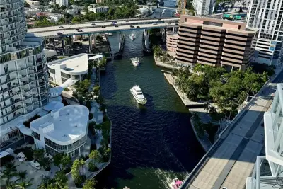 185 SW 7 St #2700, Miami: photo 1 of 34