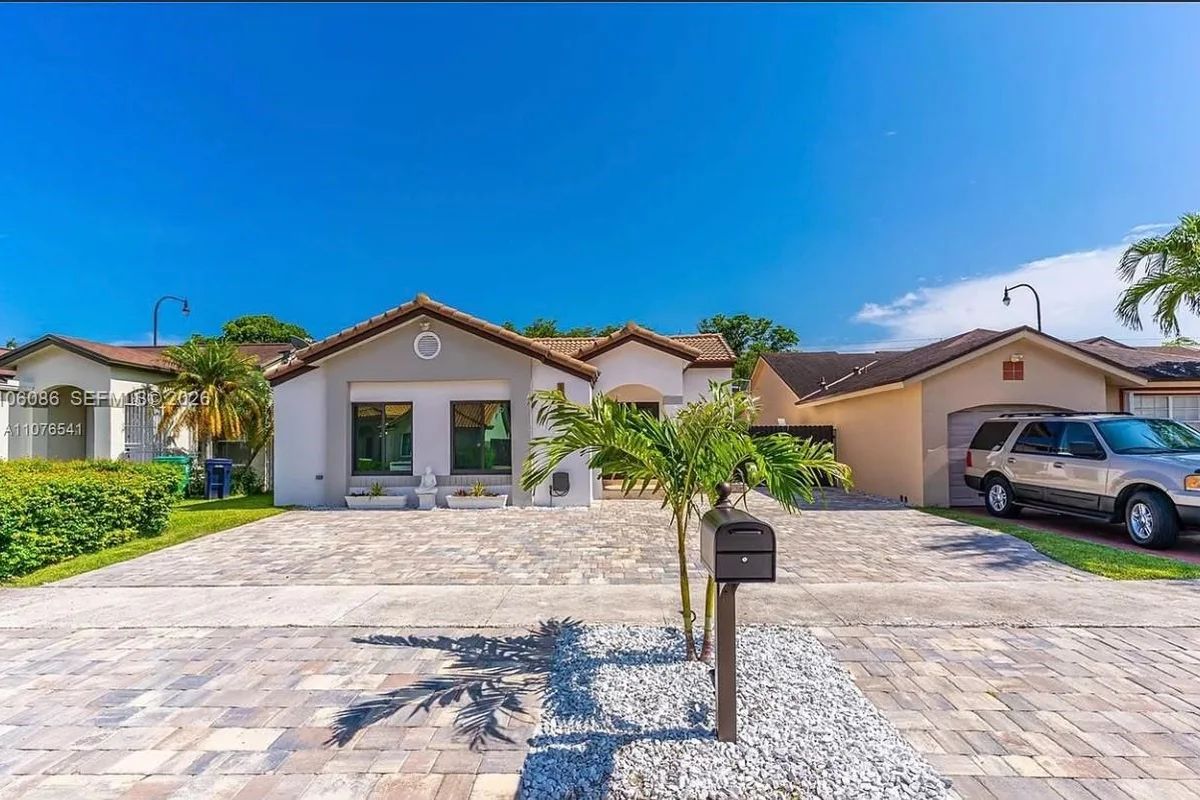 14250 SW 103rd Ter, Miami: photo 1 of 19
