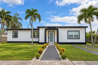 1550 NE 9th Ct, Homestead: photo 1 of 22
