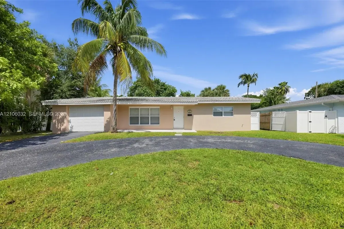 759 NW 7th St, Boca Raton: photo 1 of 17