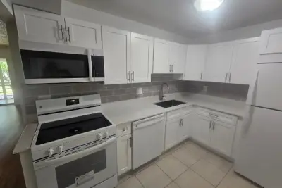 959 SE 2nd Ave #210, Deerfield Beach: photo 1 of 21